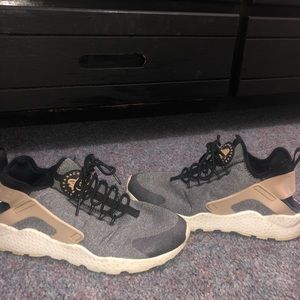 Nike Huaraches Size 7
